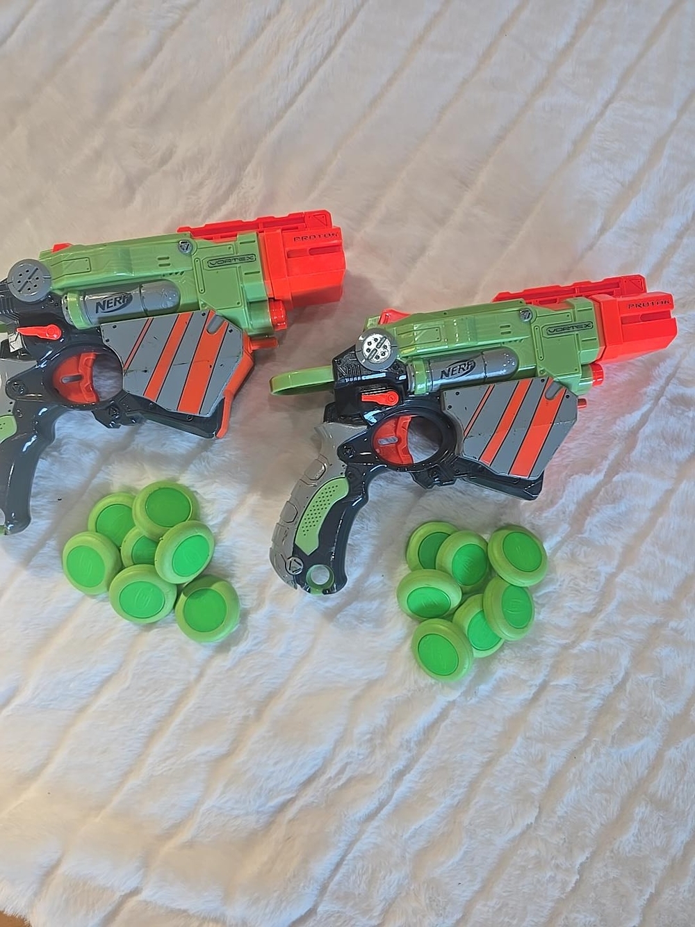 NERF Vortex Proton Blaster Lot of 2 Green Disc Guns + Foam Discs Tested